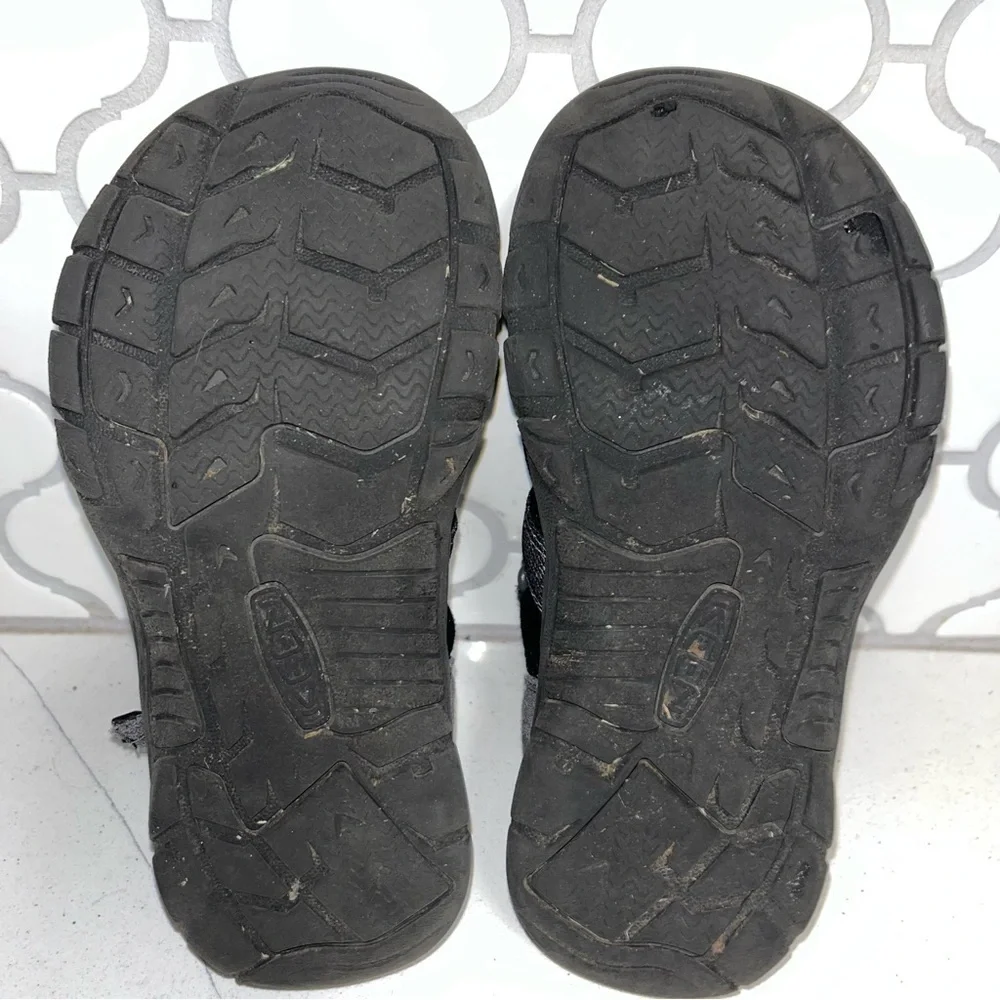 Keen Newport Waterproof Youth Size 2 Sport Sandals Grey-see description